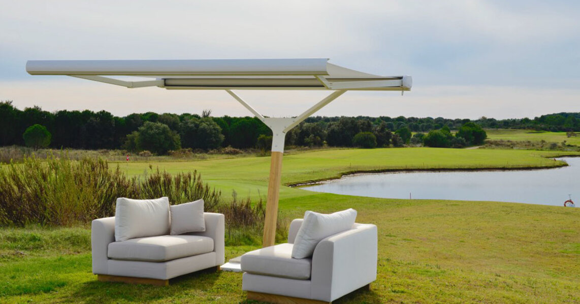 L?eleganza dell?ombrellone e la tecnologia della tenda da sole fuse in un solo prodotto.