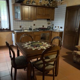 Cucina con angolo cottura Zona giorno B&B La Cassina Cucina con angolo cottura Zona giorno B&B La Cassina