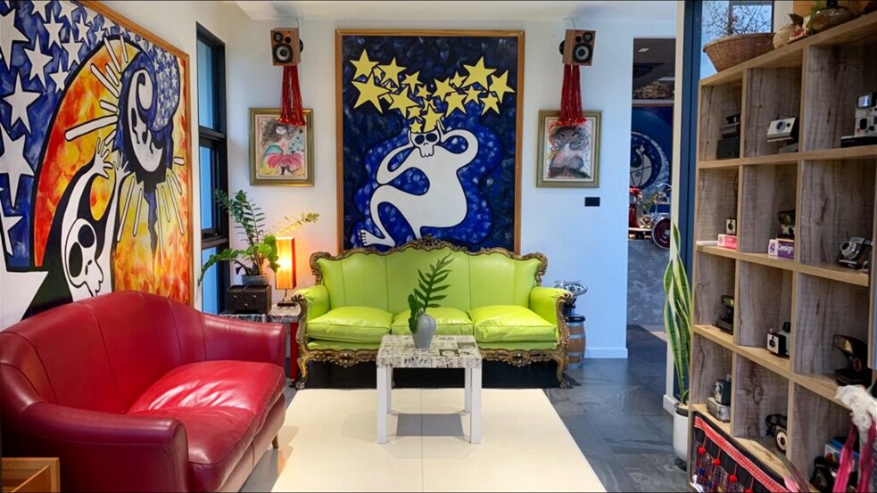 eyJlbiI6ImFydCBnYWxsZXJ5IGxpdmluZyBzcGFjZSBpbnNpZGUgSXRhbGlhbiBob21lIHJlc3RhdXJhbnQgQ2hpYW5nIE1haSJ9