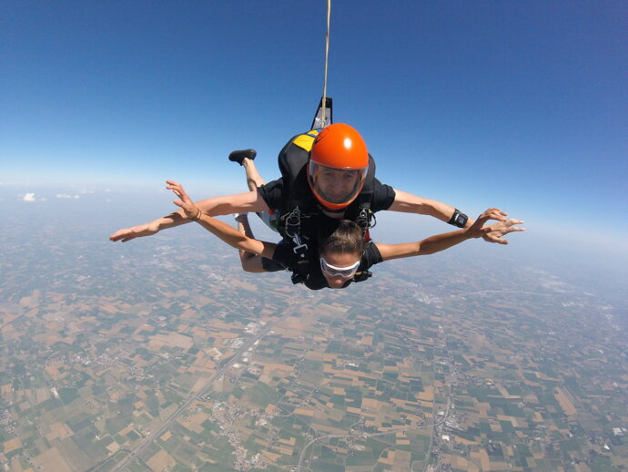 e9b25725-f8c7-411e-b860-bc5245209104