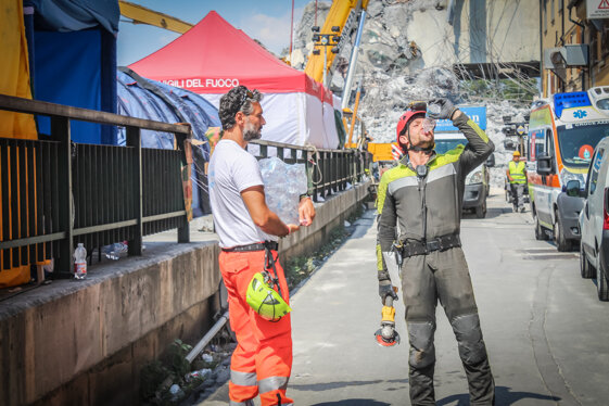 e2d65954-92b2-417d-b2a9-8c2d5d9ee7a3