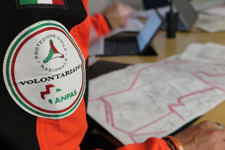 9b2ec838-0eb1-4281-bc09-5b28f3d85926