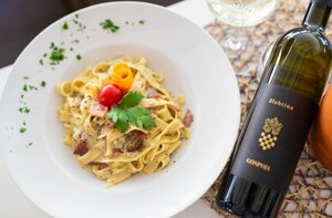 Šurlice s pršutom u umaku od tartufa