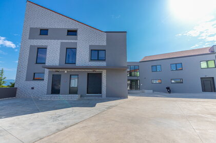 90908d52-02cb-4bb4-8e54-2527396c9415