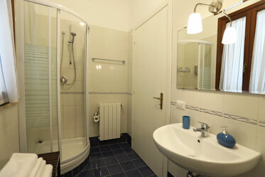 Bagno camera bb trapani la casa di paola bagno con doccia, bidet, wc, prodotti da bagno omaggio Bagno camera bb trapani la casa di paola bagno con doccia, bidet, wc, prodotti da bagno omaggio