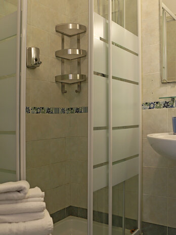 Romantic Suite private bathroom b&b Private bathroom with shower WC and bidet Romantic Suite private bathroom b&b Private bathroom with shower WC and bidet