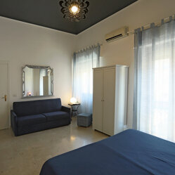 Suite Blu Sofa bed and double beds Suite Blu La casa di Paola B&B Trapani Suite Blu Sofa bed and double beds Suite Blu La casa di Paola B&B Trapani
