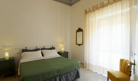 b&b Trapani La casa di Paola Camera doppia o Tripl Suite Romantica con bagno in camera e colazione b&b Trapani