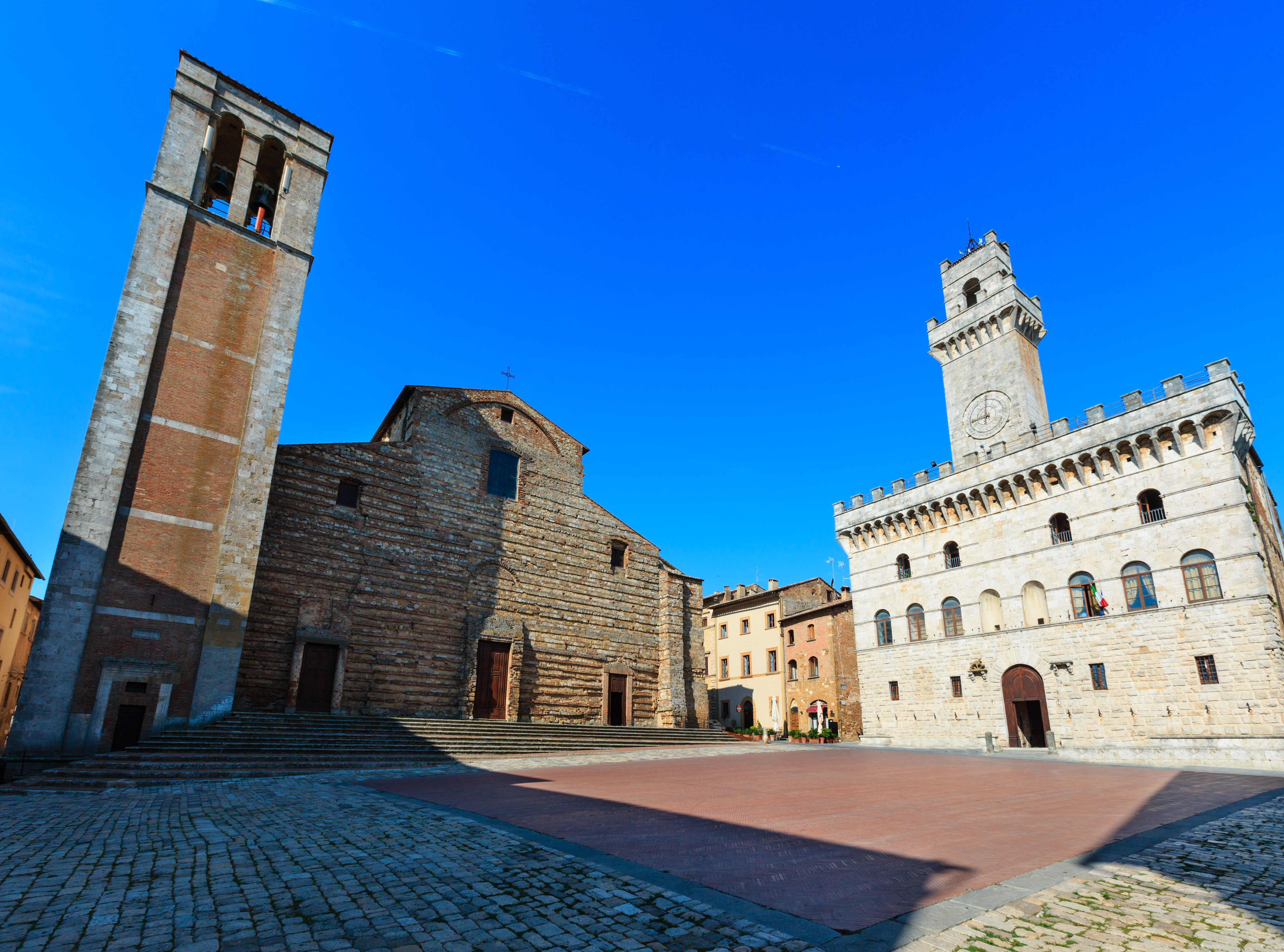 montepulciano-piazza-grande-tuscany-italy.jpeg