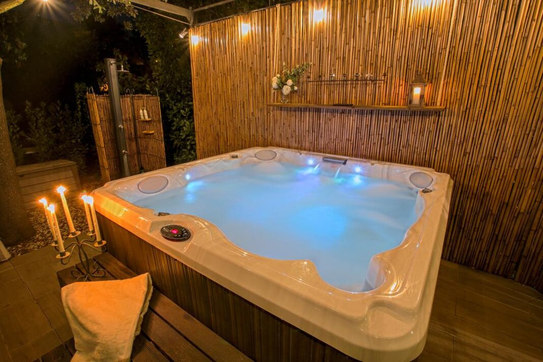 Jacuzzi Villino night