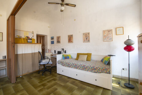 Portoferraio's historic center. Elba Island. A casa del Fotoreporter. Living room