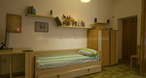 Portoferraio's historic center. Elba Island. A casa del Fotoreporter. Living room. Night time