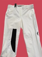 pantalone-slim-fit-con-toppa
