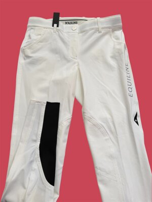 pantalone-slim-fit-con-toppa