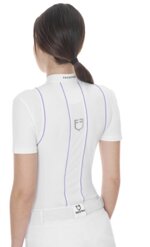 polo-da-concorso-con-dettagli-colorati-posteriori