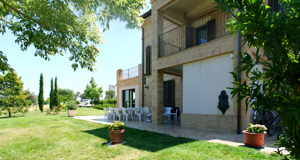 haa-veranda-portico-e-prato-01