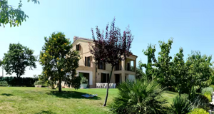 balcone-arredato-vista-collina-02