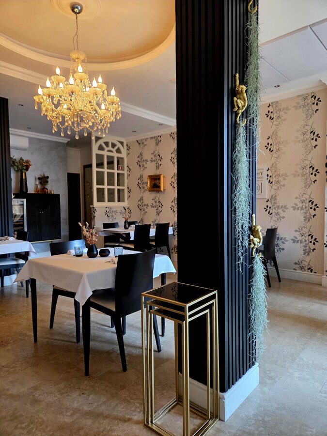 ingresso con colonna.jpeg