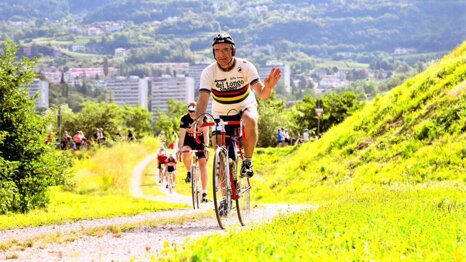 7f593f52-400c-4702-8394-7e642036a29d