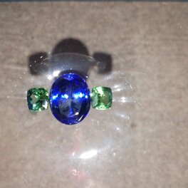 TANZANITE E TORMALINE Tanzanite, colore AAA, cts 12,88 , taglio ovale Tormaline Brasile, taglio cuscino,