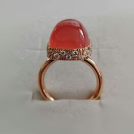 ANELLO ORO ROSSO E RODOCROSITE Anello oro rosso con rodocrosite cabochon e diamanti