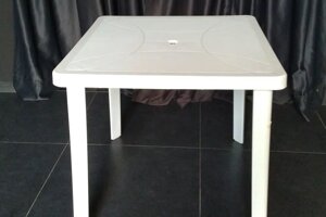 Tavolo quadrato