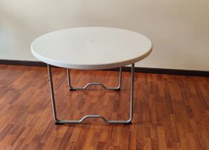 Dimensioni: diametro 115 cm, altezza 75 cm, ferro e resina