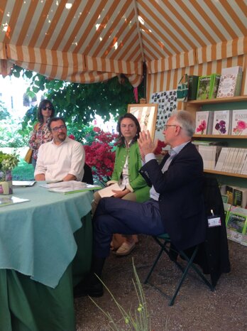 1647e826-f7b0-4465-876a-4f44a42517e0 1647e826-f7b0-4465-876a-4f44a42517e0