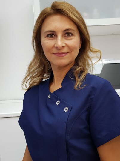 Dott.ssa Roseli: dentista brasiliana esperta in estetica dentale a Roma