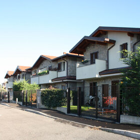VILLE A SCHIERA Tradate