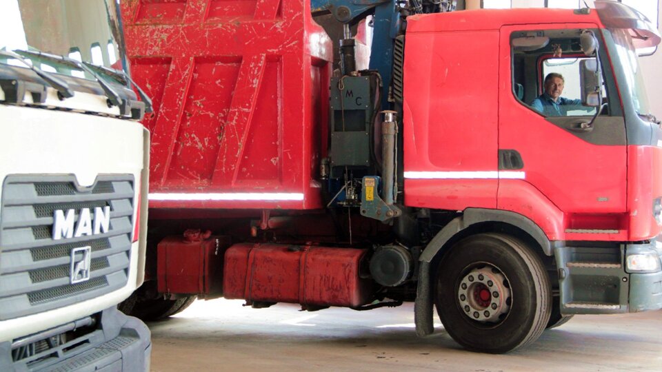 c6384dc3-9384-4e8b-8924-0e6ac4efbcf2