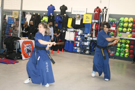 aed1f43a-281a-4ab8-af62-ac88e7304cc1 aed1f43a-281a-4ab8-af62-ac88e7304cc1