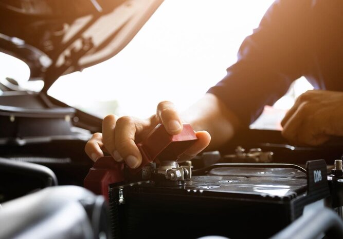 batterie-auto-2.jpeg batterie-auto-2.jpeg