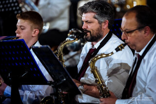 ee51d5ee-3107-4597-815b-8a58b2c62230