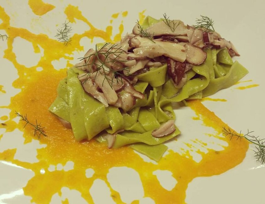 in splash di zucca con funghi porcini e finocchietto