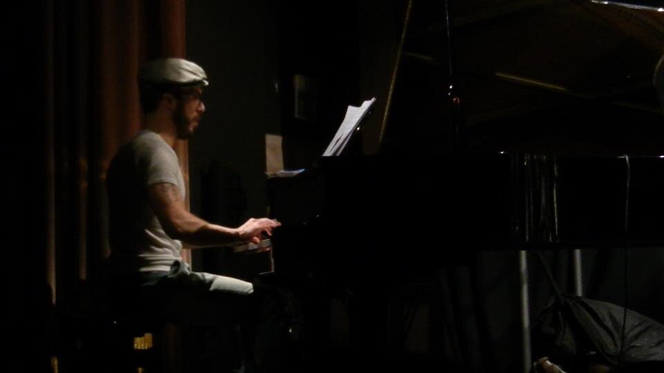 527775_10200685113147704_373493450_n