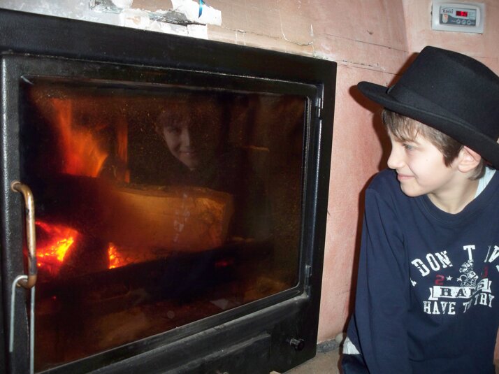 c923af0f-c5a8-4333-a01c-c8f860d20014