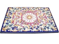 Tavolo in pietra lavica ceramizzata ornato blu e rosso