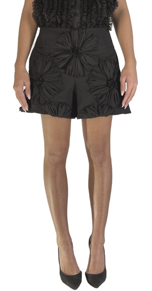 shorts-con-fiori-applicati