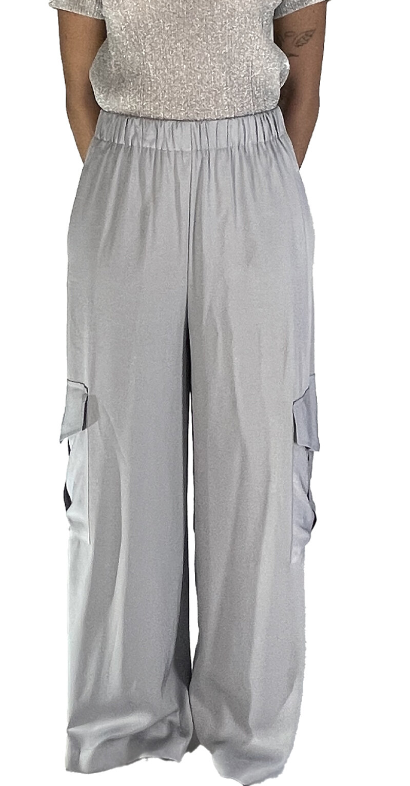 pantalone-con-tasche-laterali