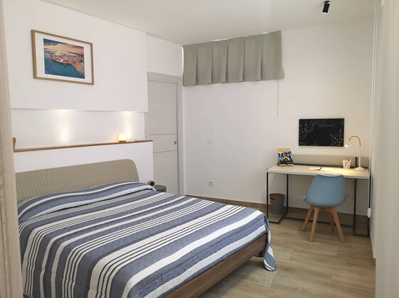 fdb34c44-e685-41f4-b184-c49797d0fe15