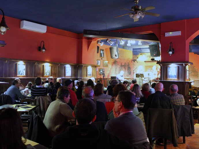 fb2682a8-11b2-435a-9963-aa0535145305