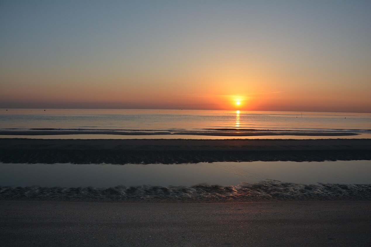 dawn-2732856_1280.jpeg