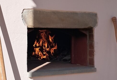 forno con fuoco 2.jpeg forno con fuoco 2.jpeg