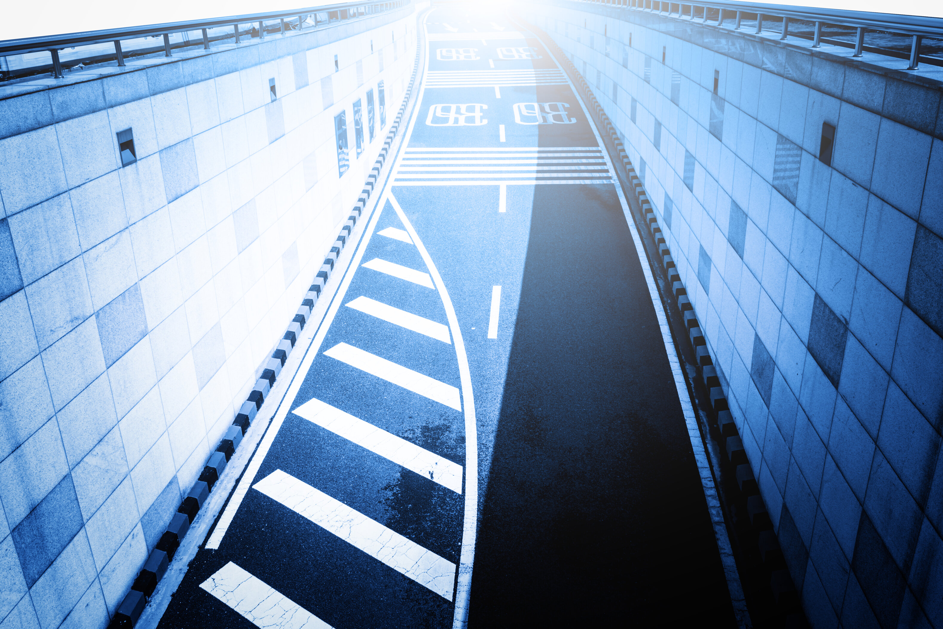 entrance-tunel.jpeg