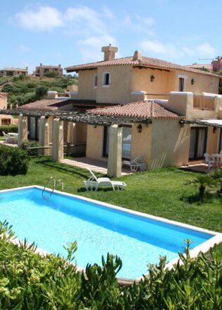 esterno_con_piscina_v6-v8_6_0