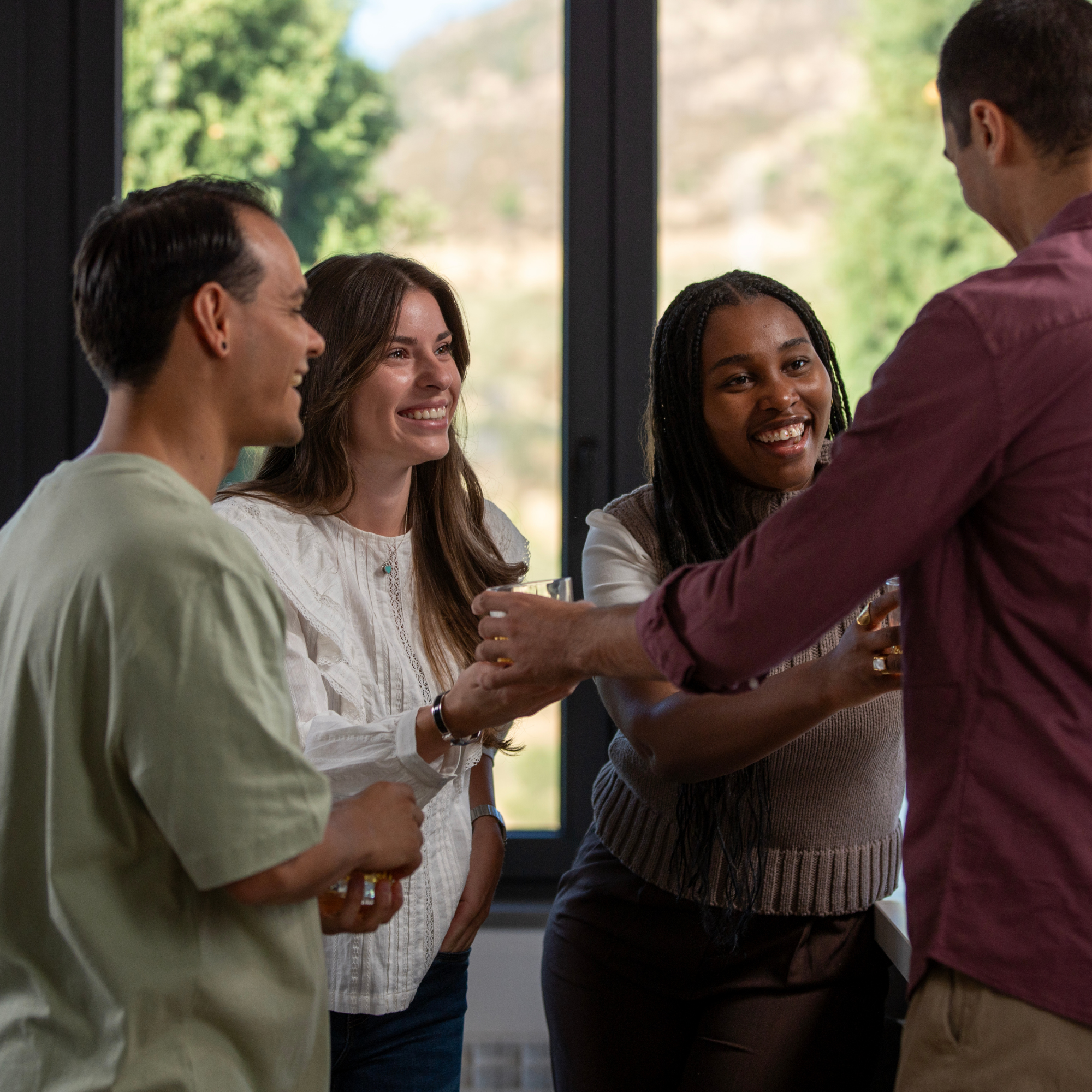 L'epidemia silenziosa: perch&eacute; la tua vita sociale conta pi&ugrave; della tua dieta