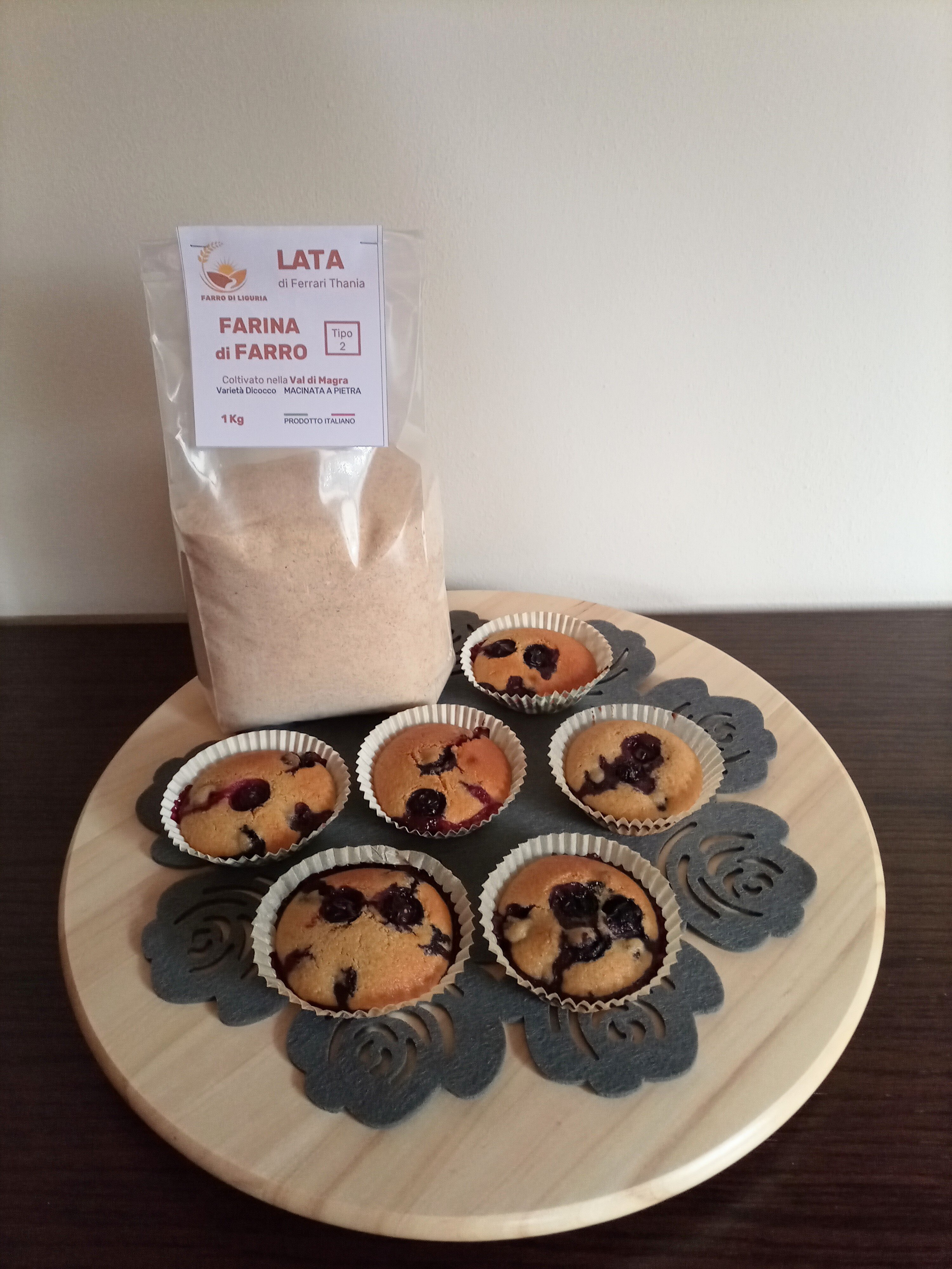 Muffin con farina di farro e mirtilli Muffin con farina di farro e mirtilli