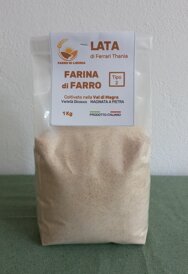 Farina di farro macinata a pietra