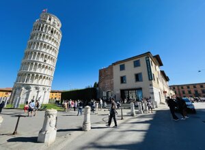 under the tower logo grigio